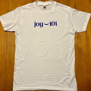 Joy101 Hoda Kotb medium white T shirt